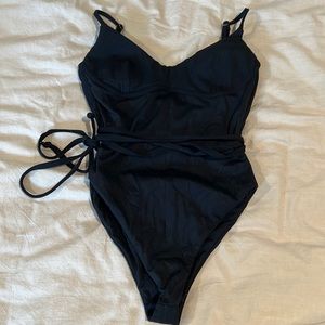Kittenish black one piece size small